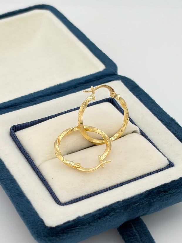 Candonga Semi melcochadas  Oro amarillo 18k 1,26 Gr / 2 Cm