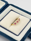 Anillo circones fucsia-blanco Oro amarillo 18k / Talla 5 / 2,06 Gr