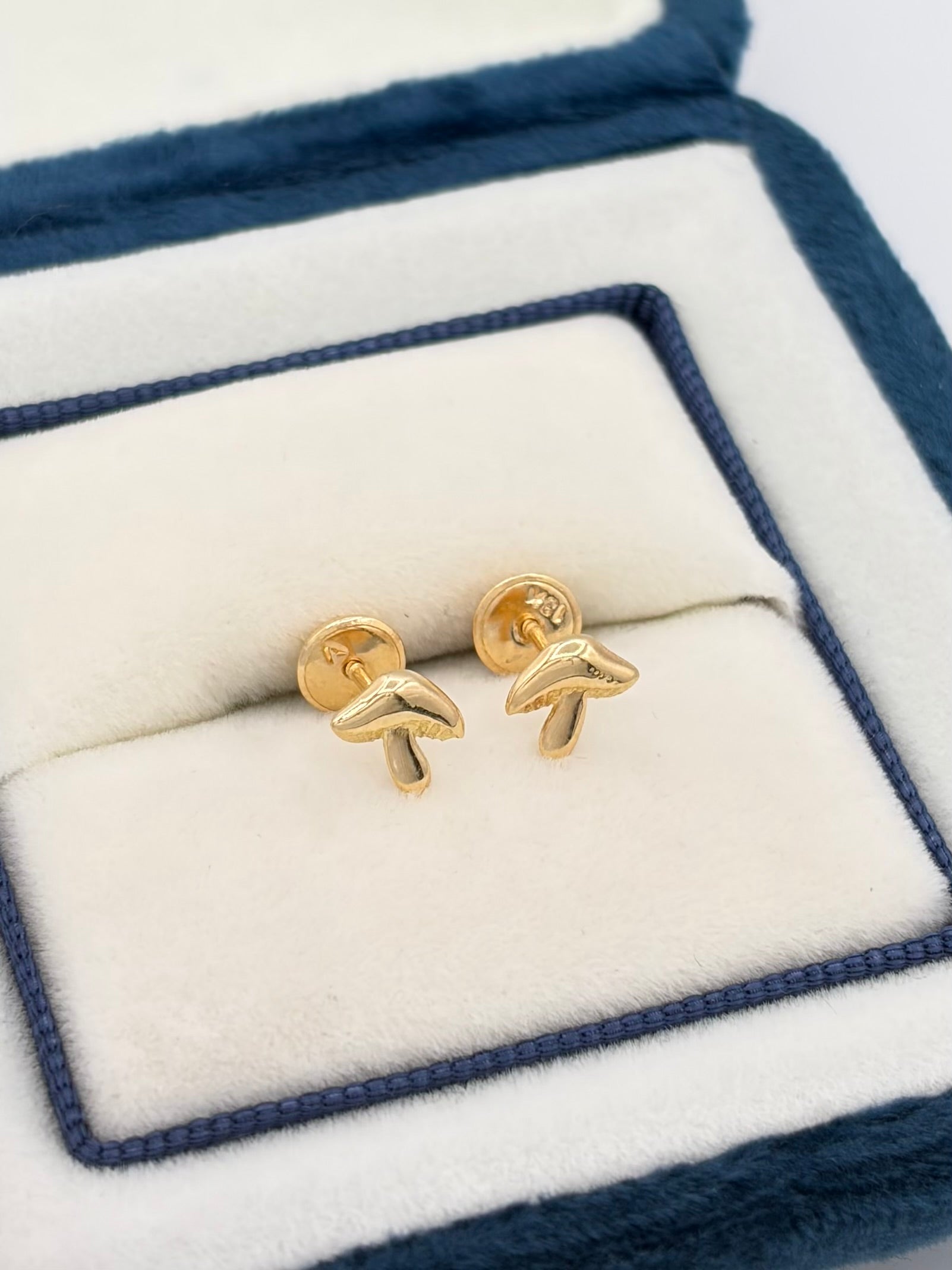 Topos hongos lisos  Oro amarillo 18k 0,87 Gr / 7 mm
