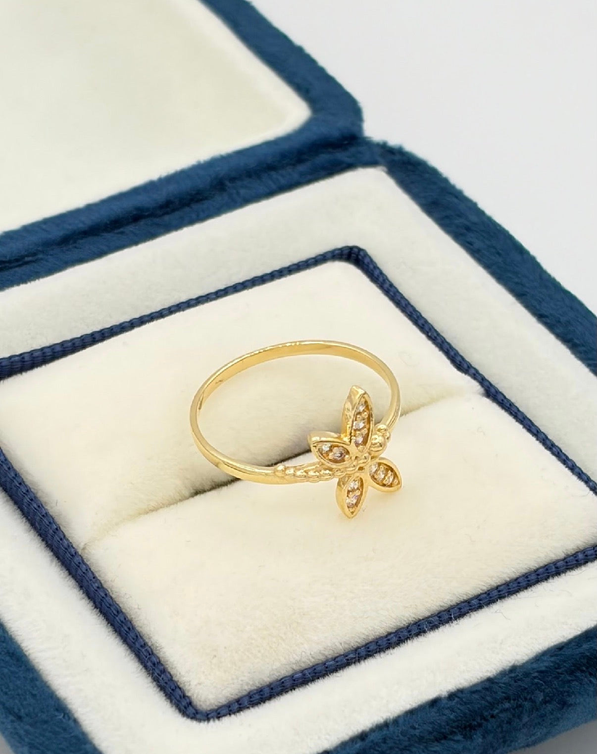 Anillo libelula circones  Oro amarillo 18k / Talla 8 / 1,79 Gr