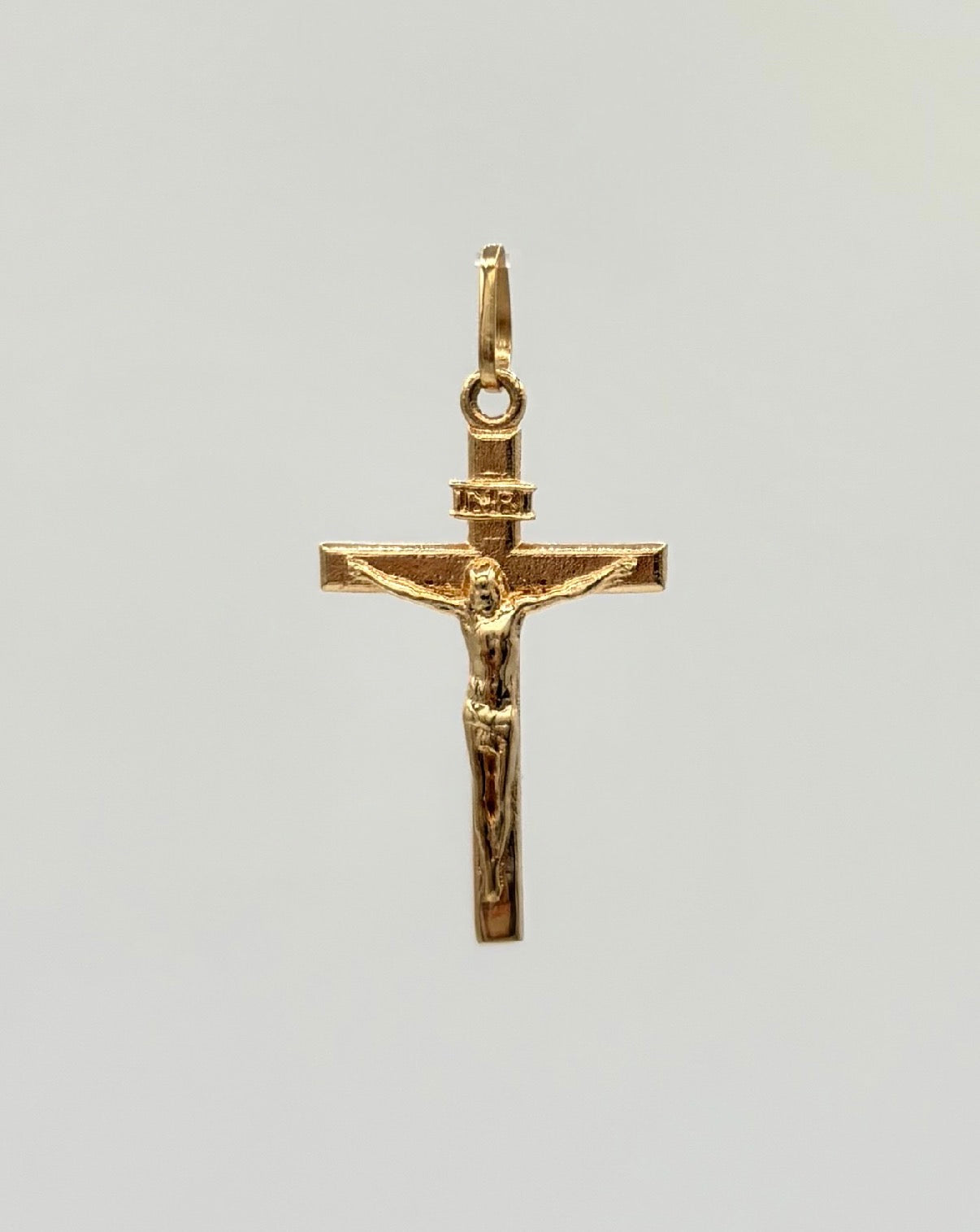 Dije cruz cristo mediano Oro amarillo 18k 0,77 Gr / 2,9 Cm