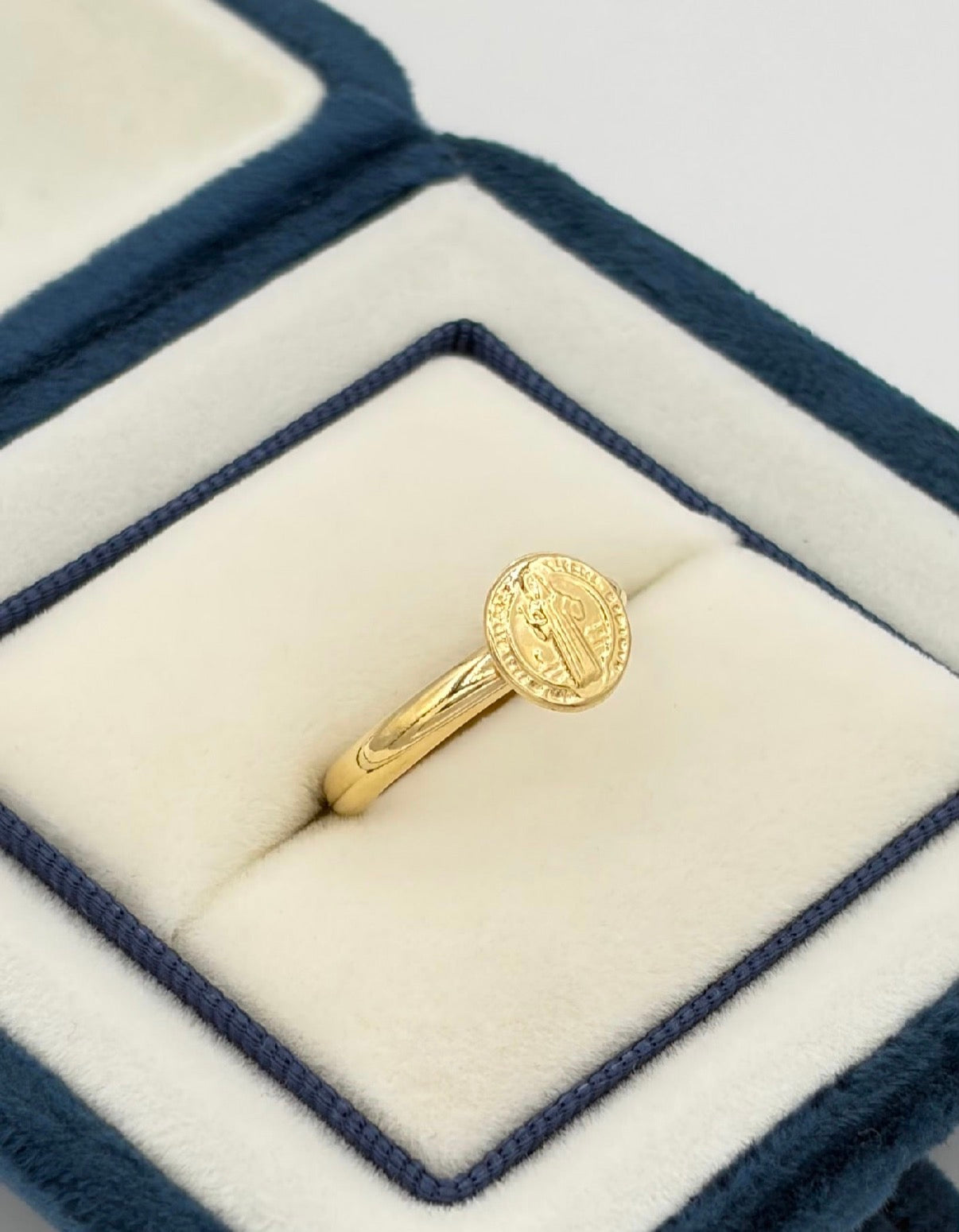 Anillo San benito  Oro amarillo 18k / Talla 5 / 1 Gr