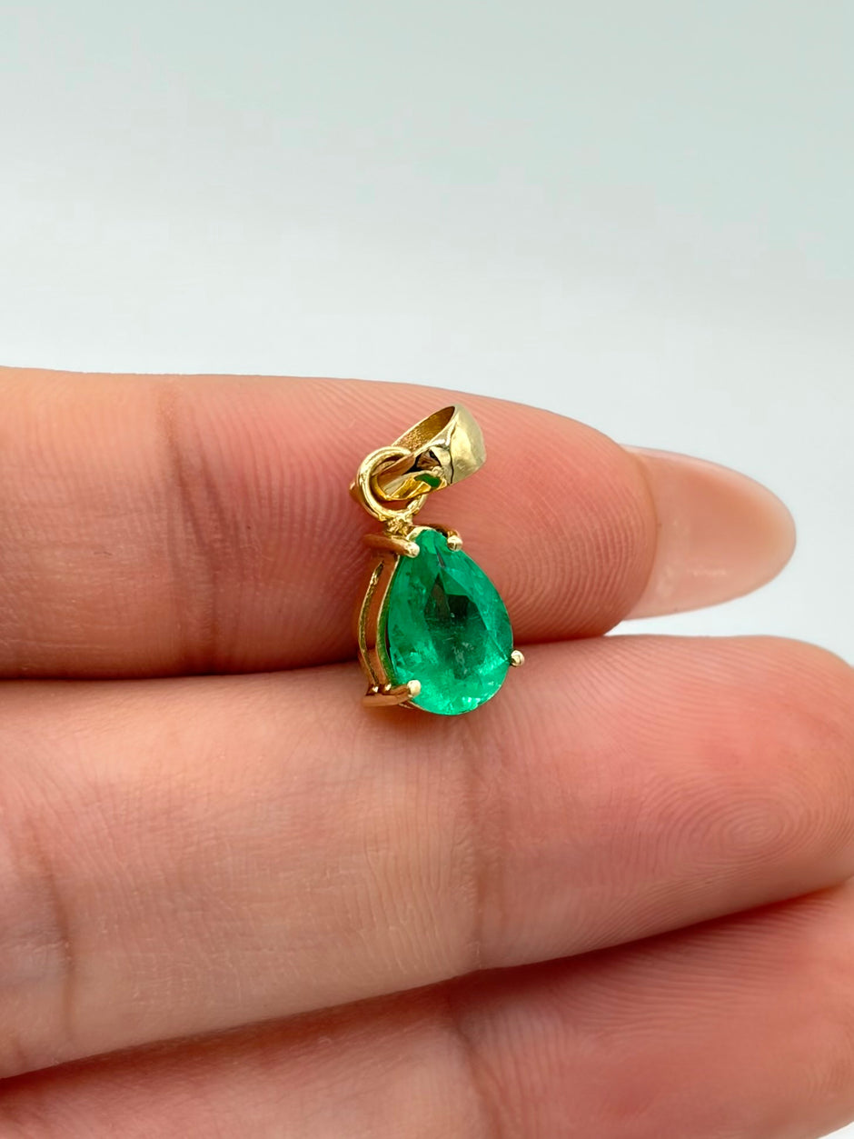 Dije Esmeralda gota  Oro amarillo 18k 0,30 Gr / 5 mm