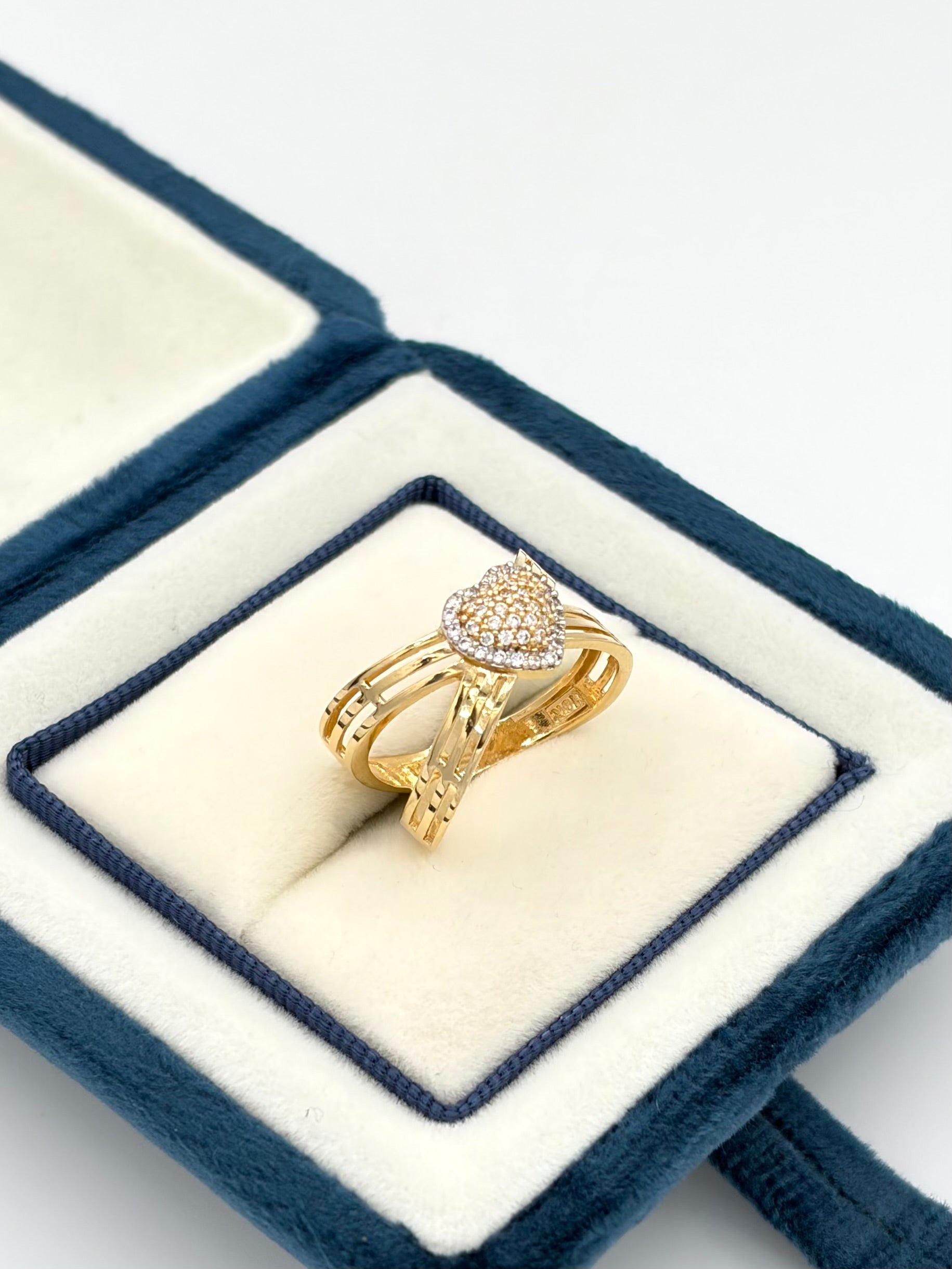 Anillo doble corazon circones blanco Oro amarillo 18k / Talla 7 / 4,40 Gr