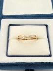 Anillo argolla circones cruzado Oro amarillo 18k / Talla 8 / 1,85 Gr