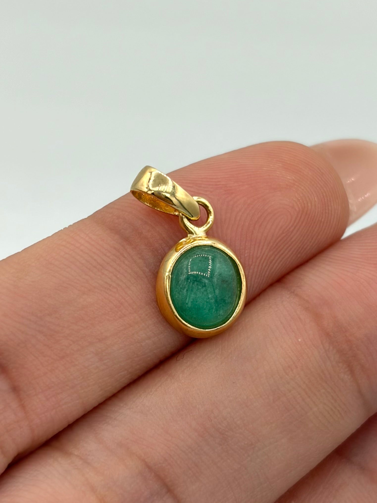 Dije Cabujon de esmeralda Oro amarillo 18k 0,75 Gr / 8 mm