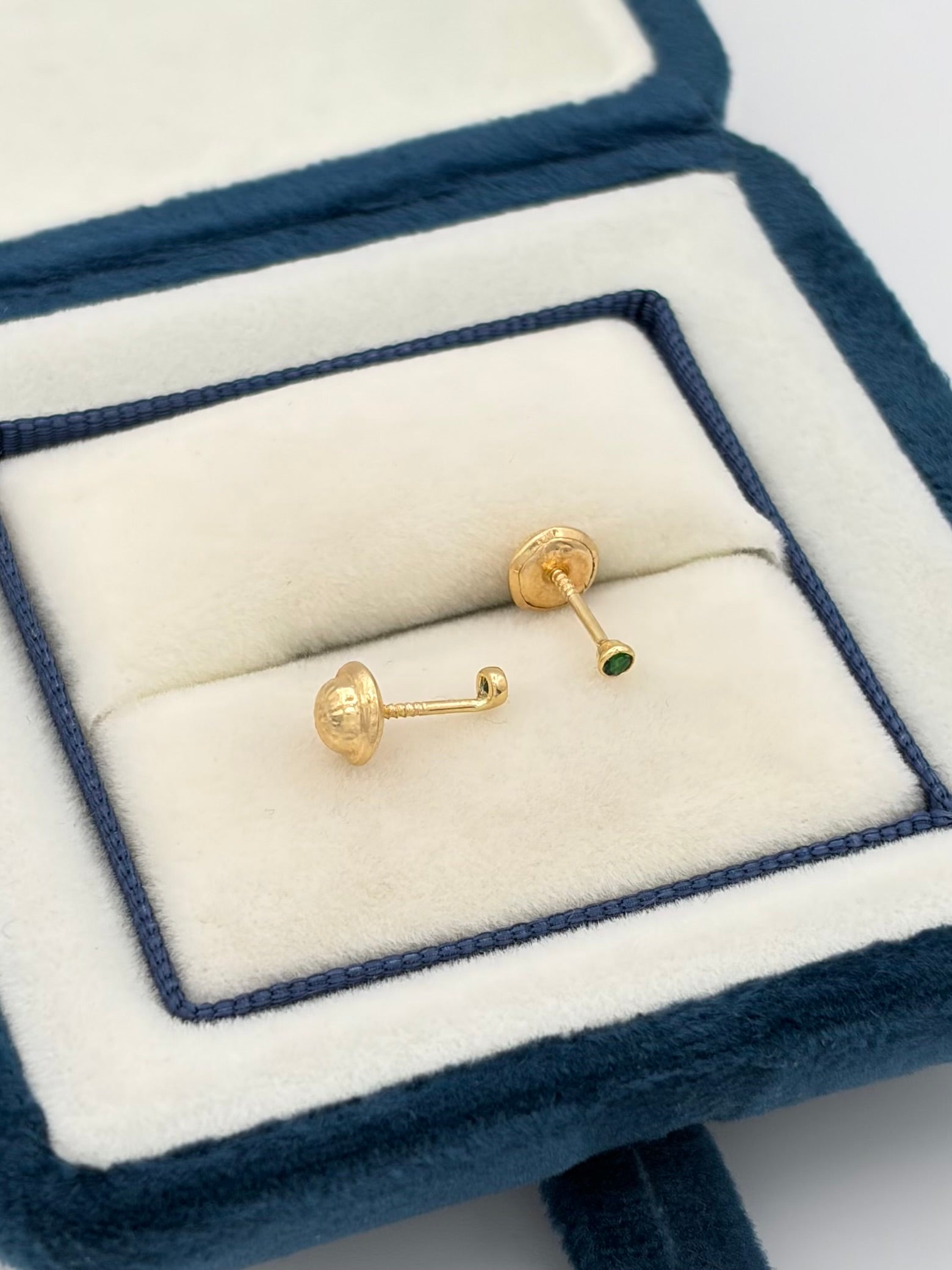 Topos circon verde  Oro amarillo 18k 0,42 Gr / 2 mm