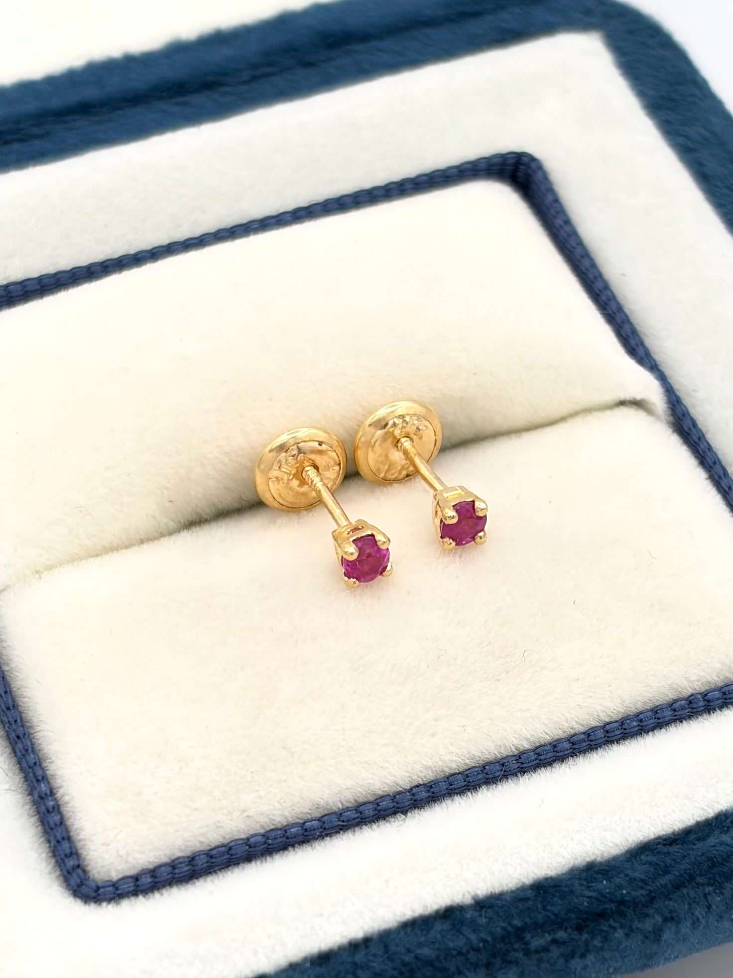 Topos rubi Oro amarillo 18k 0,60 Gr / 3 mm