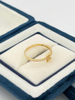 Anillo inicial Z con circones blancos Oro amarillo 18k / Talla 7/2 / 1,54 Gr
