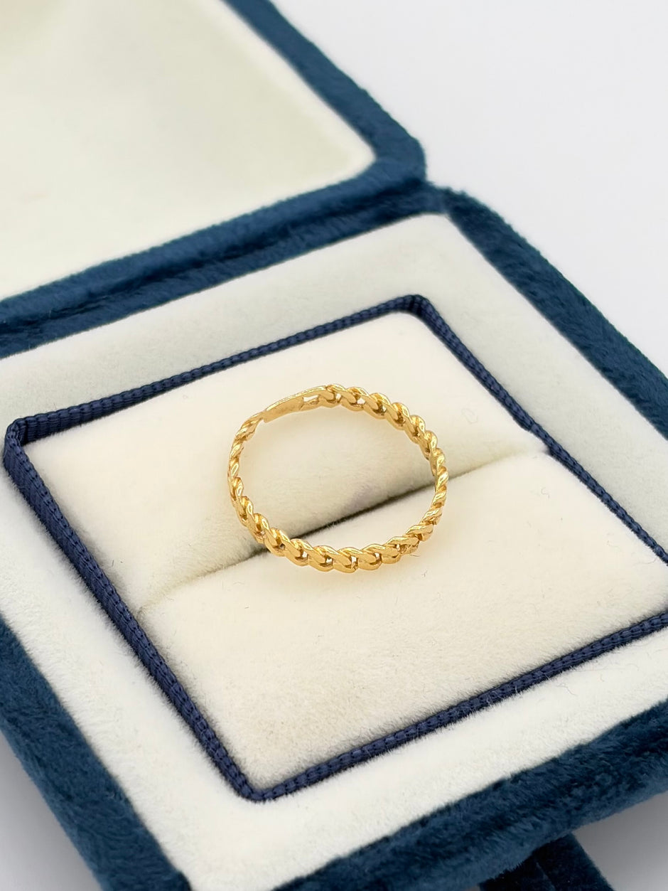 Anillo Cubano Oro amarillo 18k / Talla 7 / 1,29 Gr