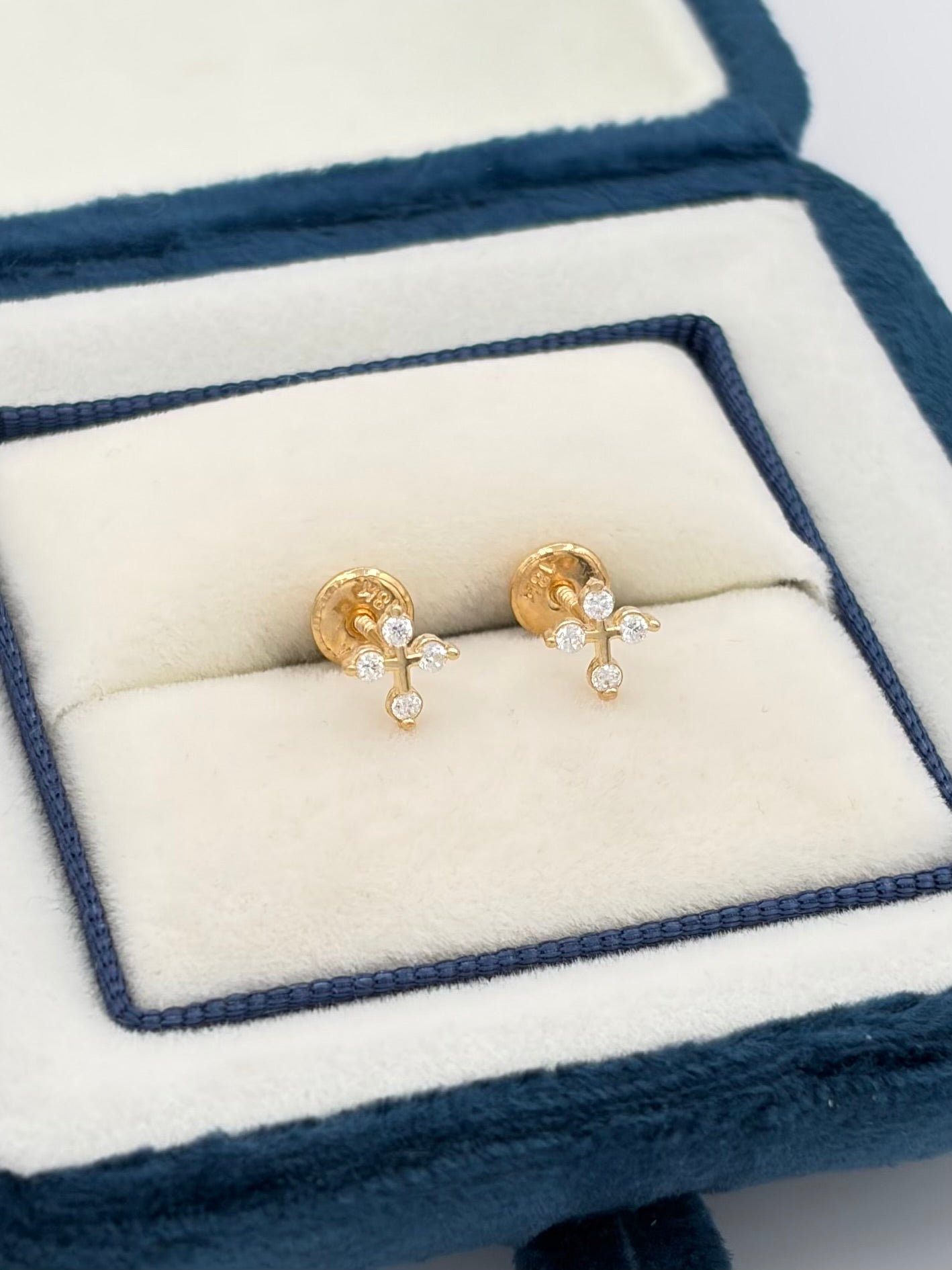Topos cruz circones  Oro amarillo 18k 0,65 Gr / 5 mm