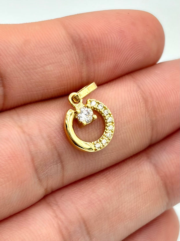 Dije silueta circulo circones blancos Oro amarillo 18k 0,86 Gr / 8,0 mm / 1,8 Cm