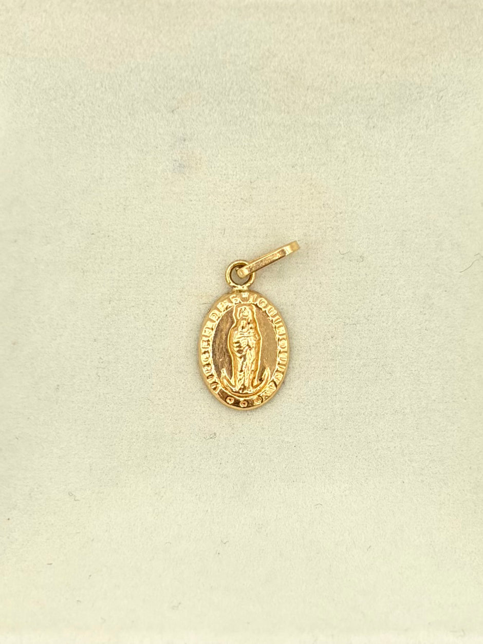 Dije virgen de guadalupe ovalado Oro amarillo 18k 0,60 Gr / 2,2 Cm