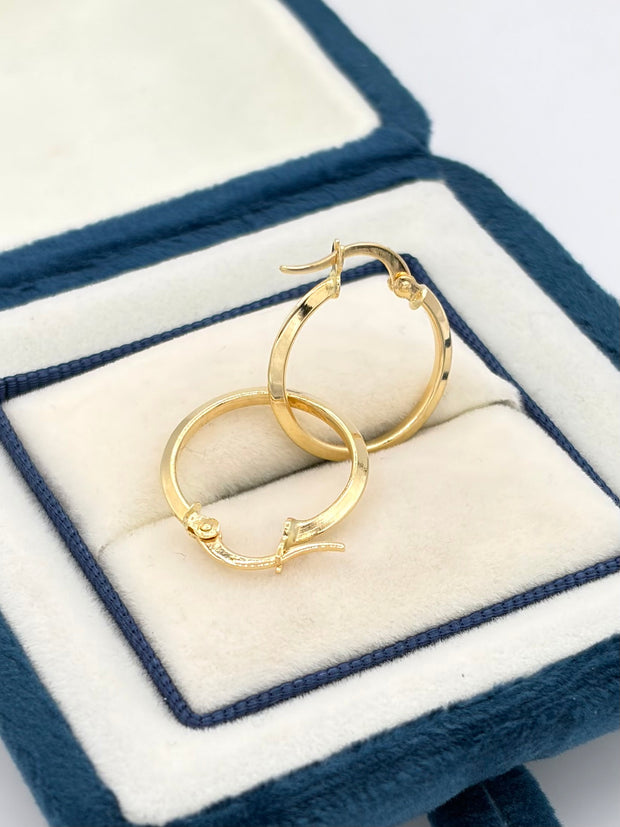 Candonga Triangulares lisas Oro amarillo 18k 1,10 Gr / 1,7 Cm