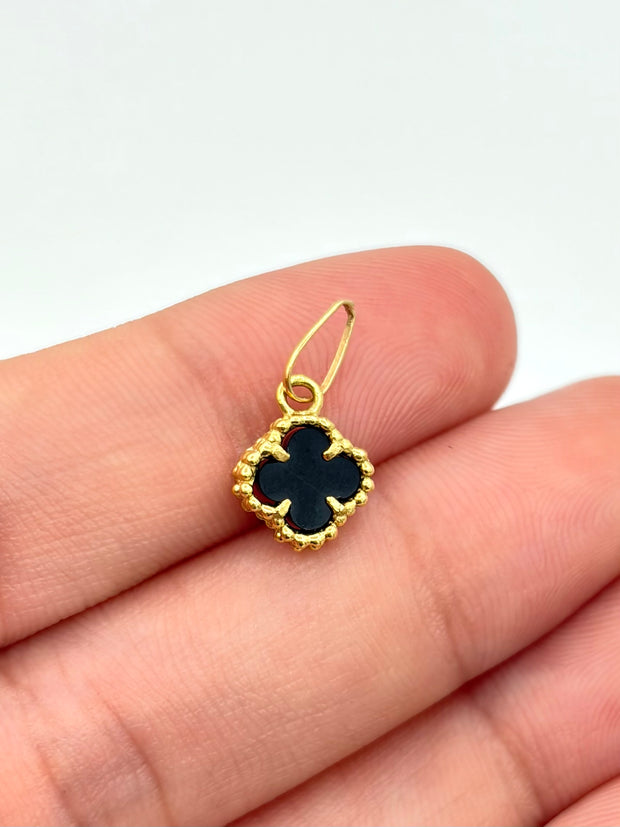 Dije Trebol mini negro Oro amarillo 18k 0,80 Gr / 1 Cm