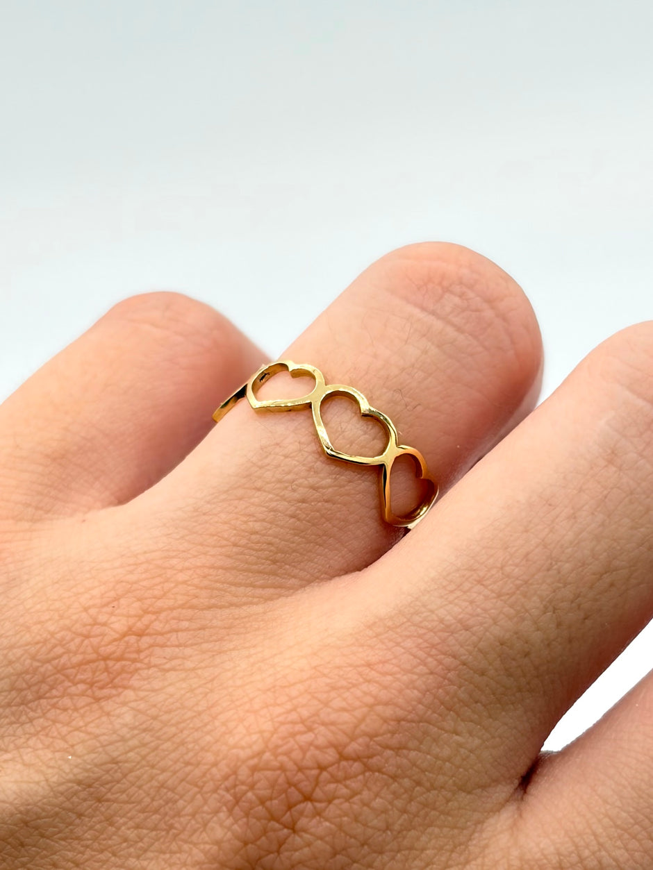 Anillo Silueta de corazones  Oro amarillo 18k / Talla 6 / 1,21 Gr