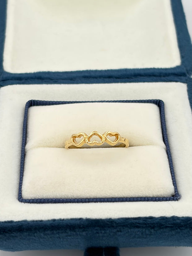 Anillo 3 Corazaones  Oro amarillo 18k / Talla 7 / 1,74 Gr