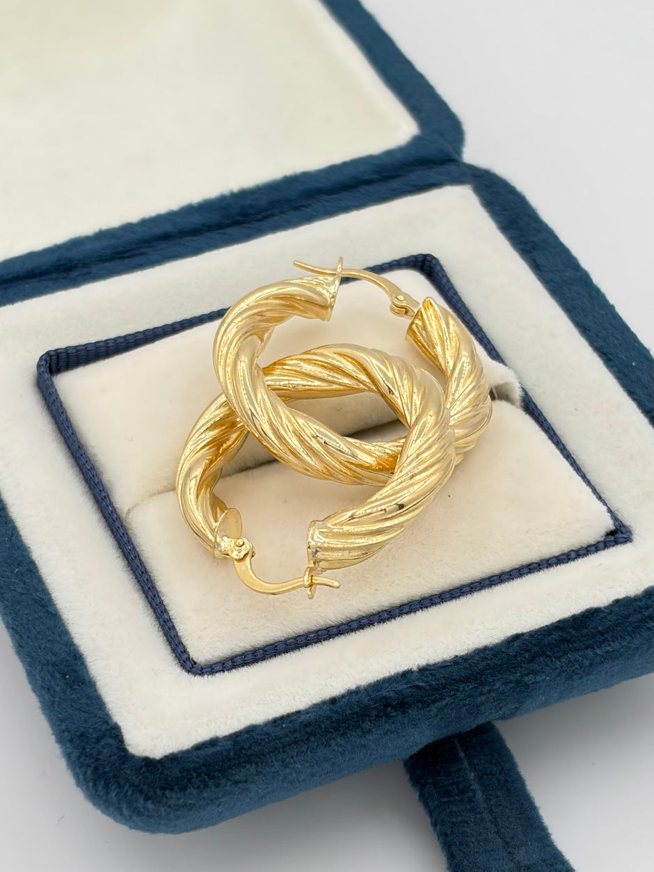 Candonga Semi entorchadas  Oro amarillo 18k 1,45 Gr / 1,5 Cm