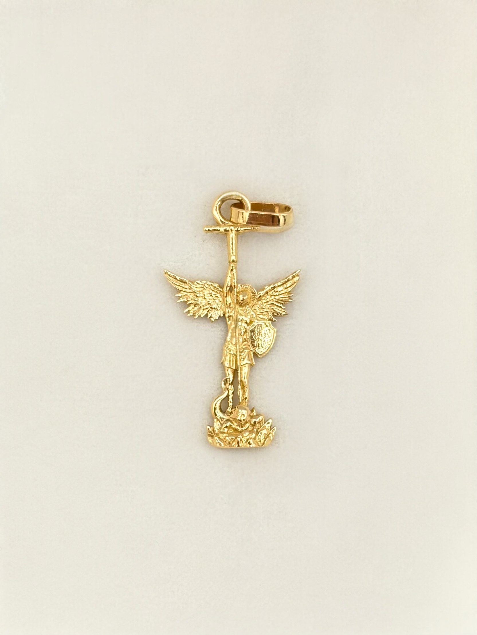 Dije san miguel de arcangel  Oro amarillo 18k 1,24 Gr / 2,7 Cm