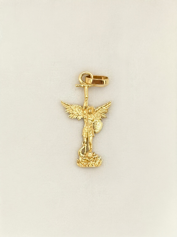 Dije san miguel de arcangel  Oro amarillo 18k 1,24 Gr / 2,7 Cm