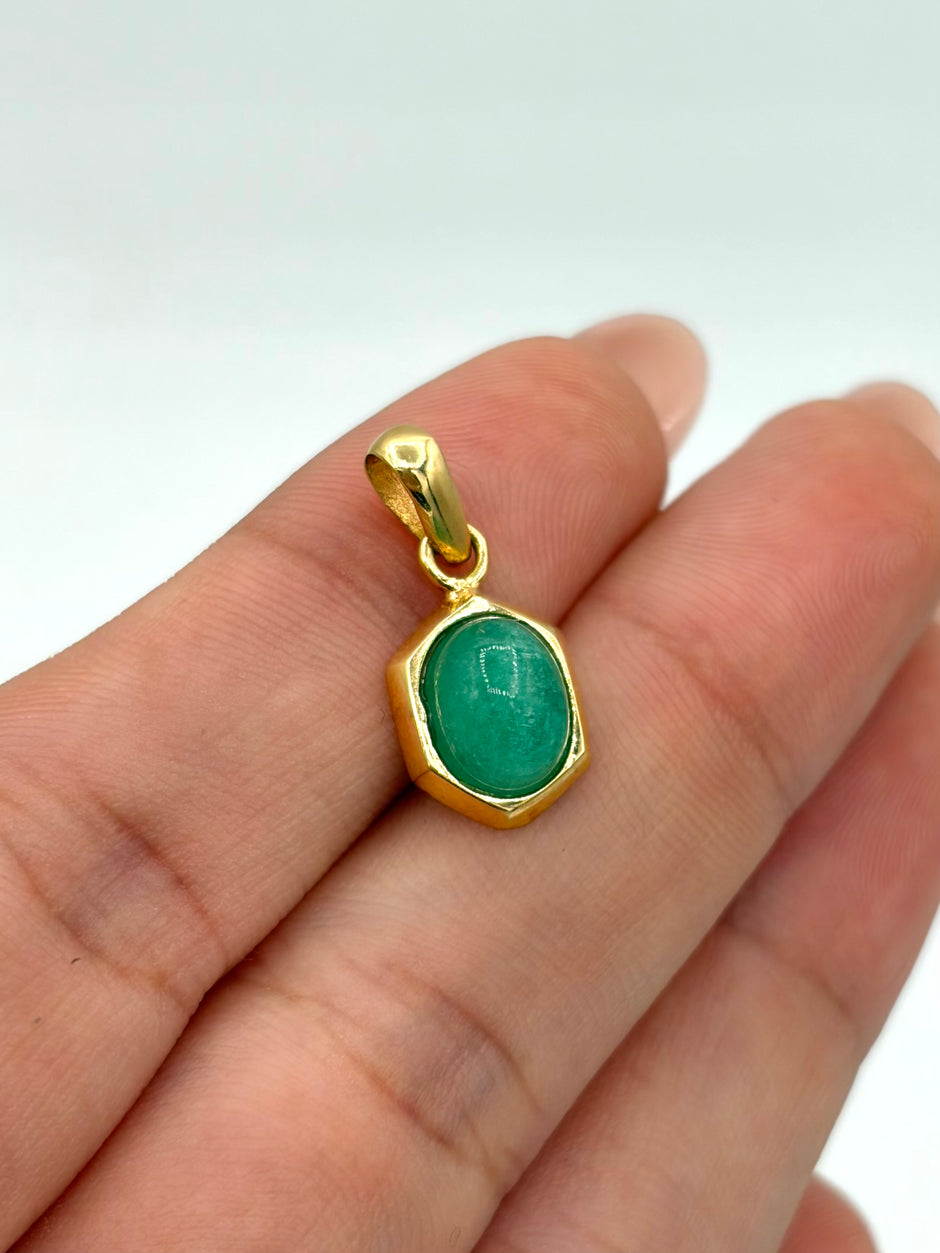 Dije Cabujon de esmeralda Oro amarillo 18k 0,75 Gr / 8 mm