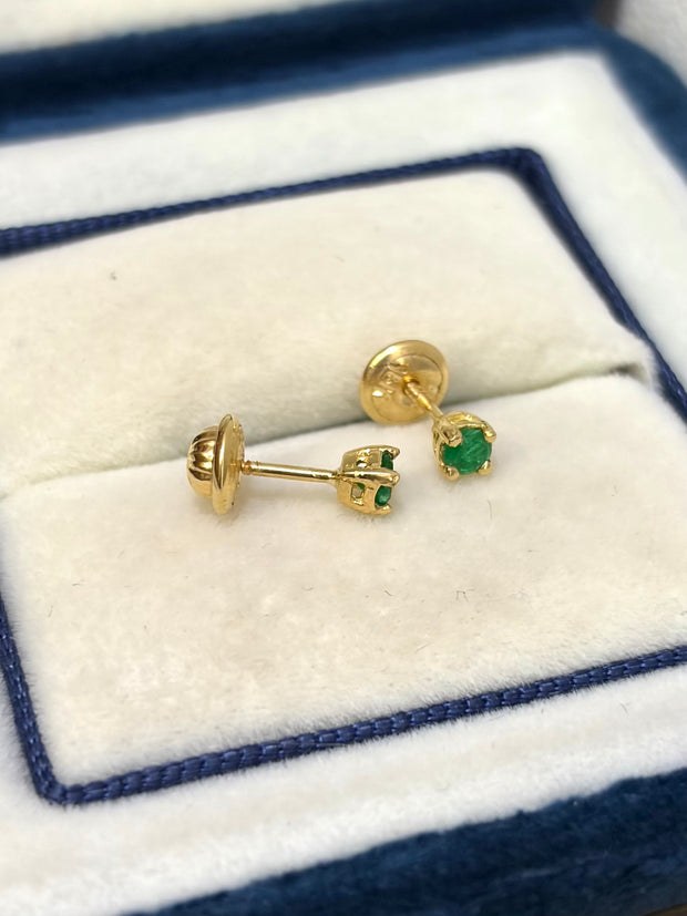 Topos esmeralda Oro amarillo 18k 0,35 Gr / 2 mm