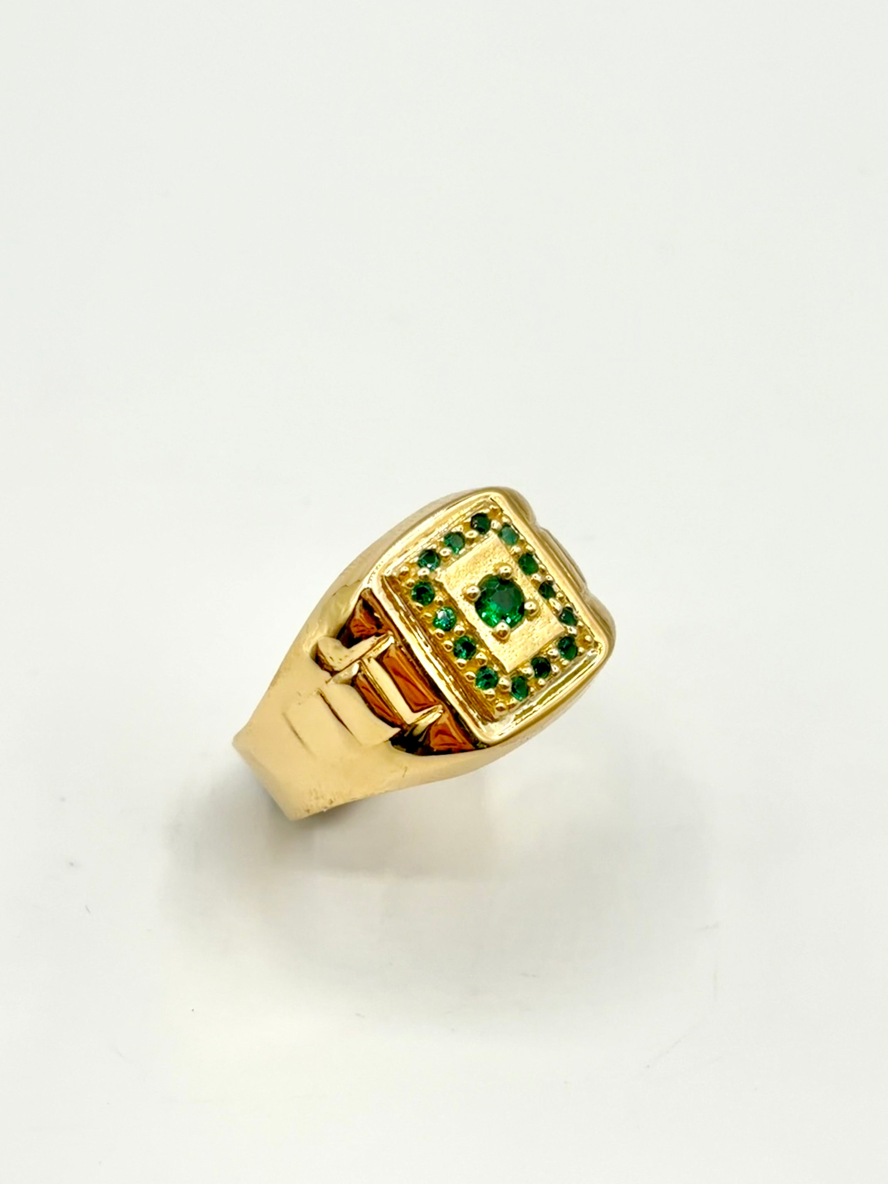 Anillo Troquelado cuadrado circones verdes  Oro amarillo 18k / Talla 9 / 4,34 Gr