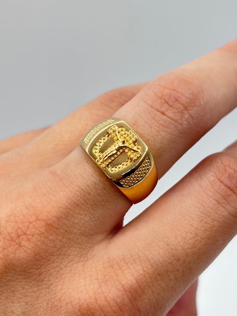 Anillo Troquelado Cristo Oro amarillo 18k / Talla 7/2 / 3,84 Gr