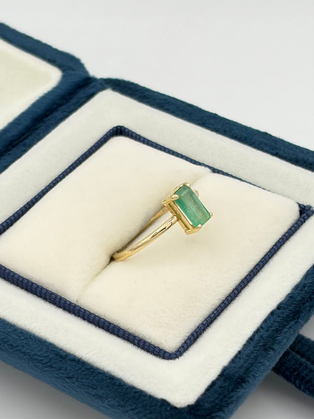 Anillo esmeralda rectangular Oro amarillo 18k / Talla 6/2 / 1 Gr