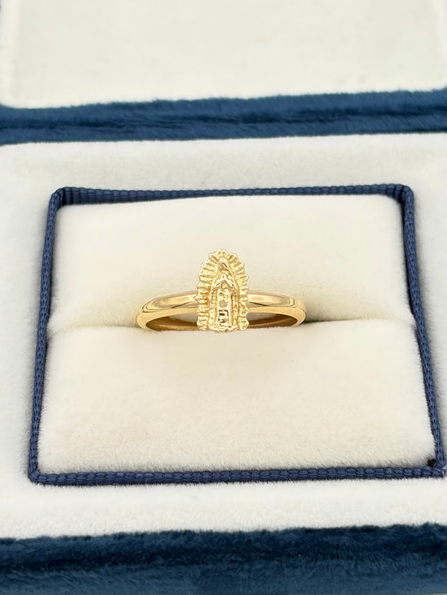 Anillo Virgen de guadalupe Oro amarillo 18k / Talla 7 / 1,11 Gr