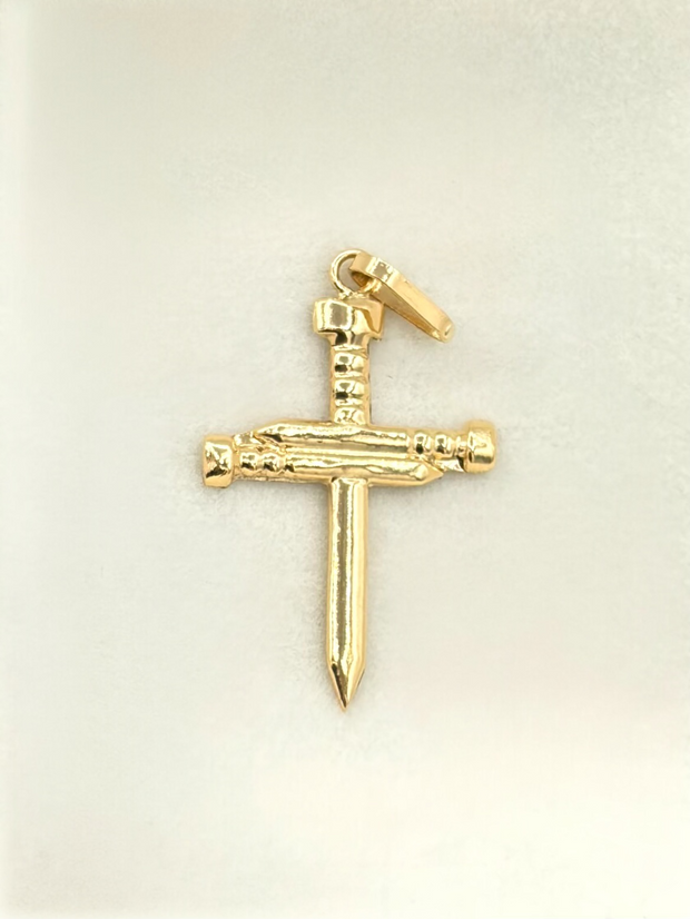 Dije Cruz clavo Oro amarillo 18k 0,69 Gr / 1,7 Cm