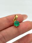 Dije Esmeralda redonda Oro amarillo 18k 1,04 Gr / 7 mm