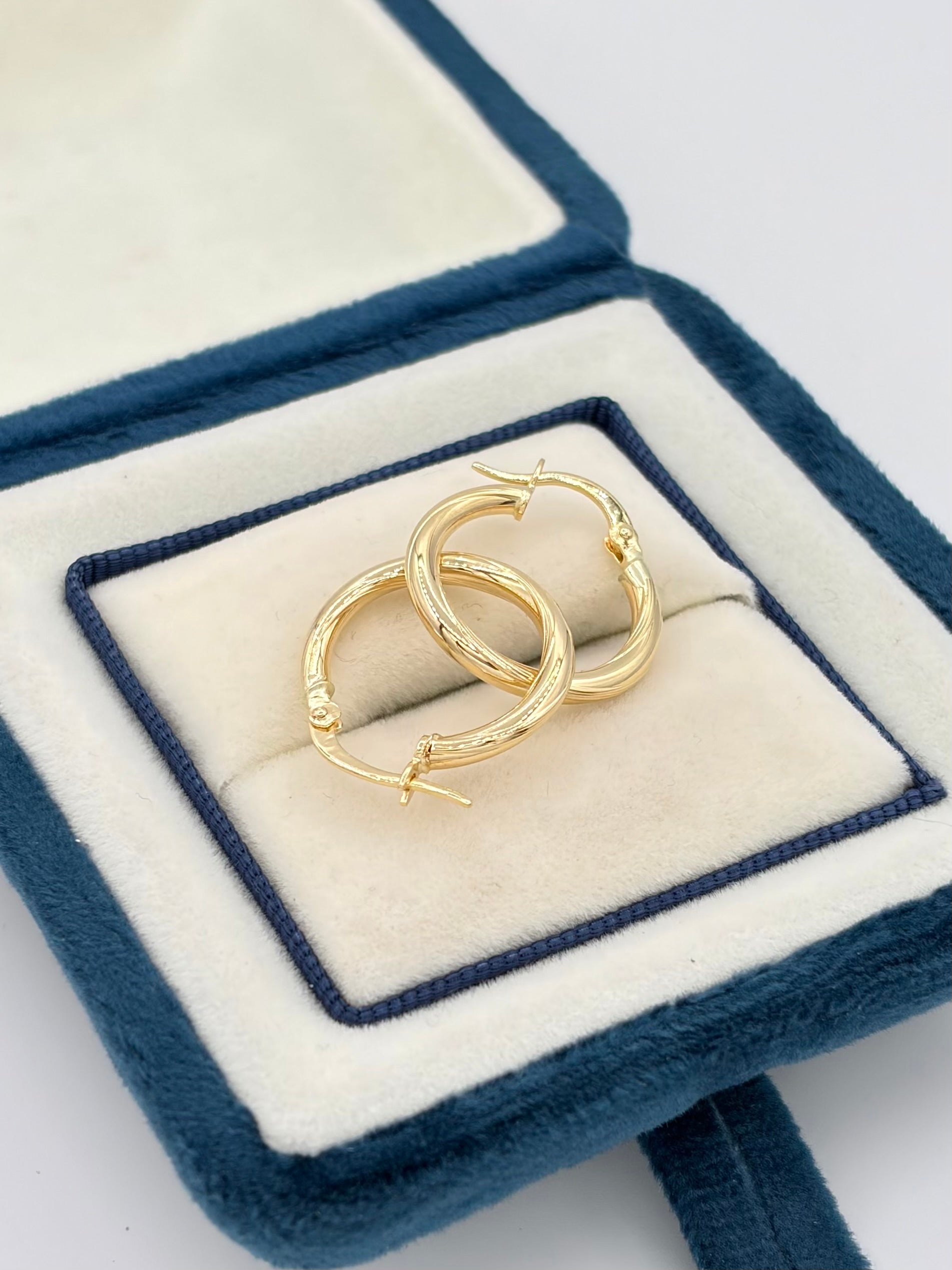 Candonga Lisa visos rayas  Oro amarillo 18k 1,49 Gr / 1,7 Cm