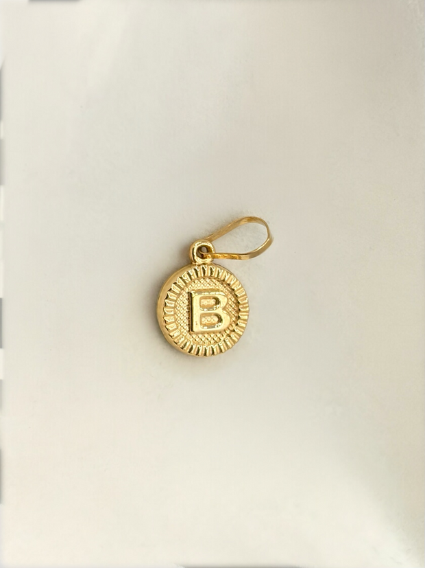 Dije Inicial B Oro amarillo 18k 0,68 Gr / 1 Cm