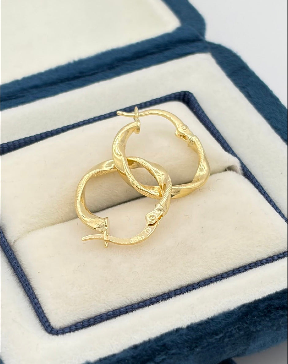Candonga Semi melcocha  Oro amarillo 18k 1,19 Gr / 1,5 Cm