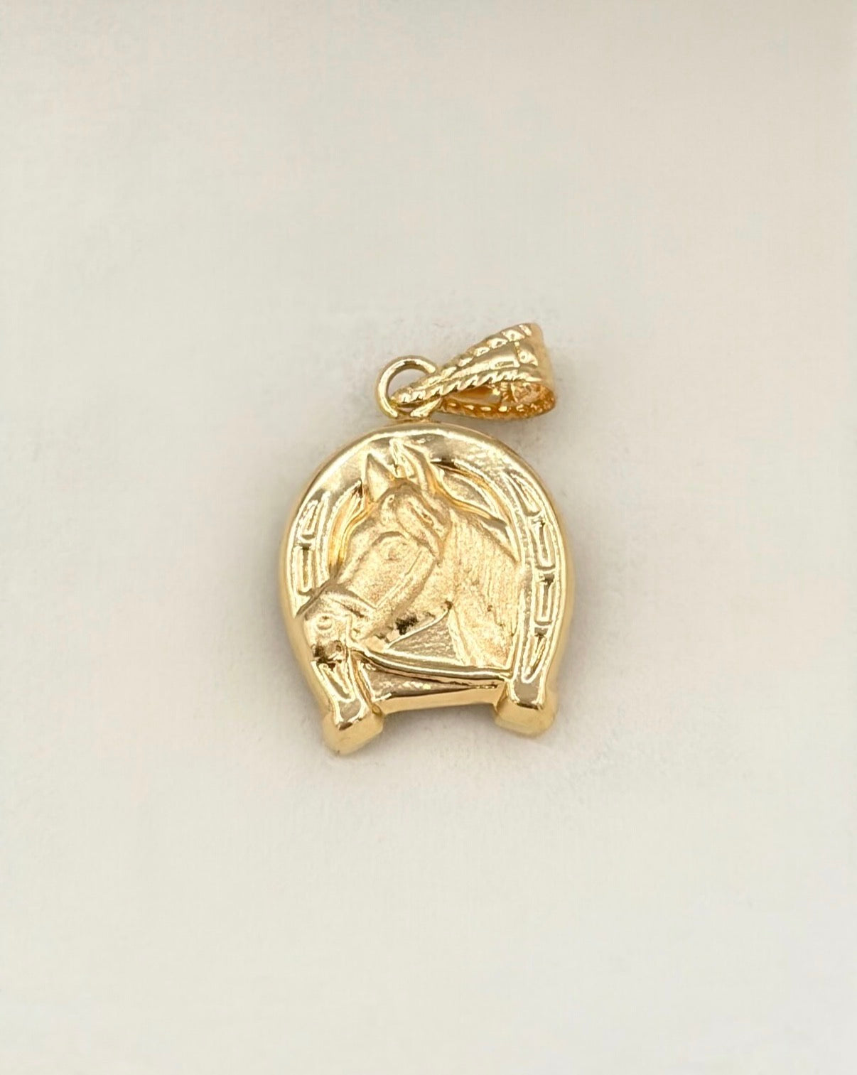 Dije Herradura de caballo Oro amarillo 18k 0,86 Gr / 1,1 Cm