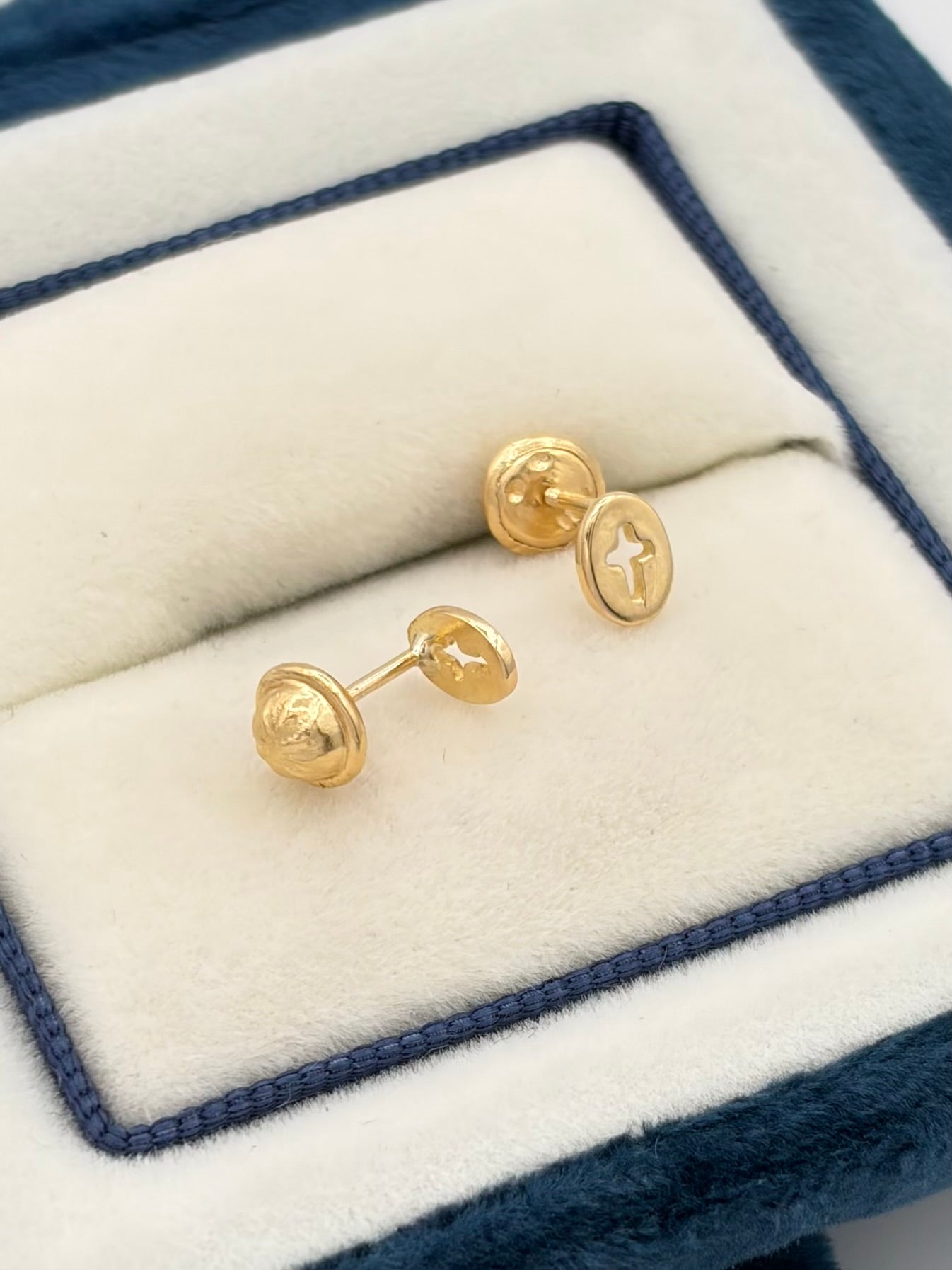 Topos cruz medalla  Oro amarillo 18k 0,70 Gr / 4 mm