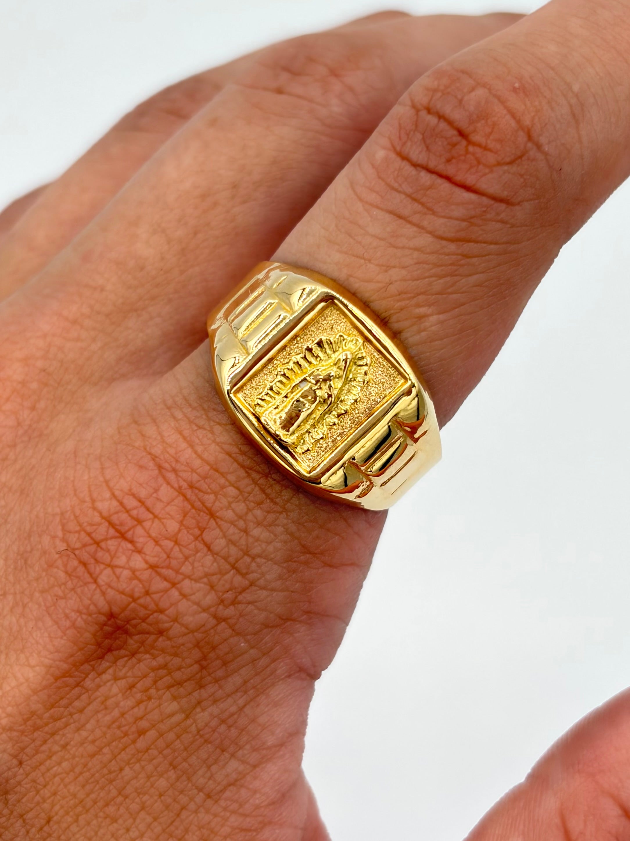 Anillo Troquelado Virgen de guadalupe  Oro amarillo 18k / Talla 10/2 / 3,52 Gr