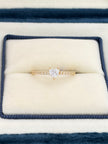 Anillo solitario corazon circones  Oro amarillo 18k / Talla 4/2 / 1,10 Gr