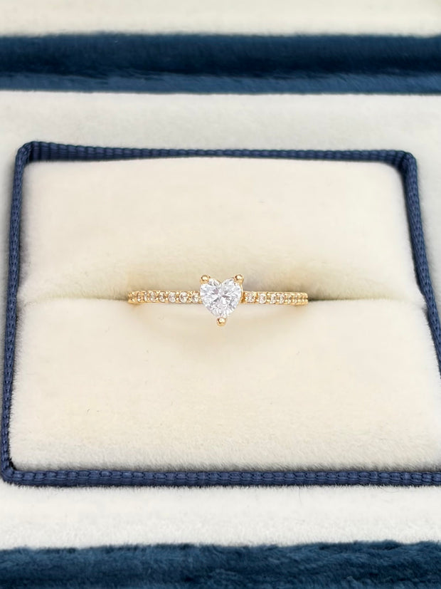 Anillo solitario corazon circones  Oro amarillo 18k / Talla 4/2 / 1,10 Gr