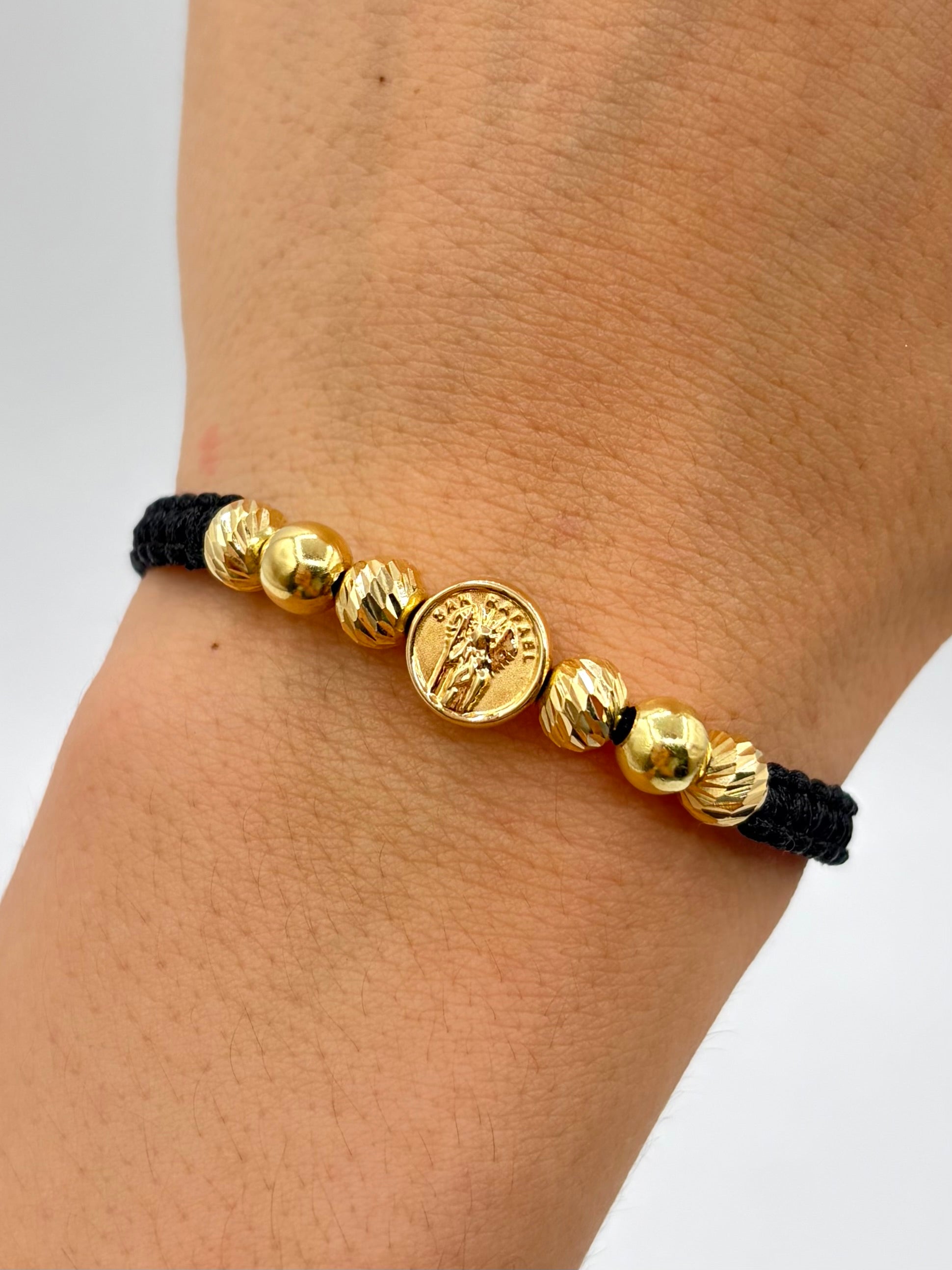 Pulsera tejida herraje san gabriel 4BD #6 2BL #6 hilo negro Oro amarillo 18k 1,89 Gr