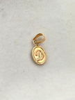 Dije Inicial cursiva D Oro amarillo 18k 0,37 Gr / 7 mm