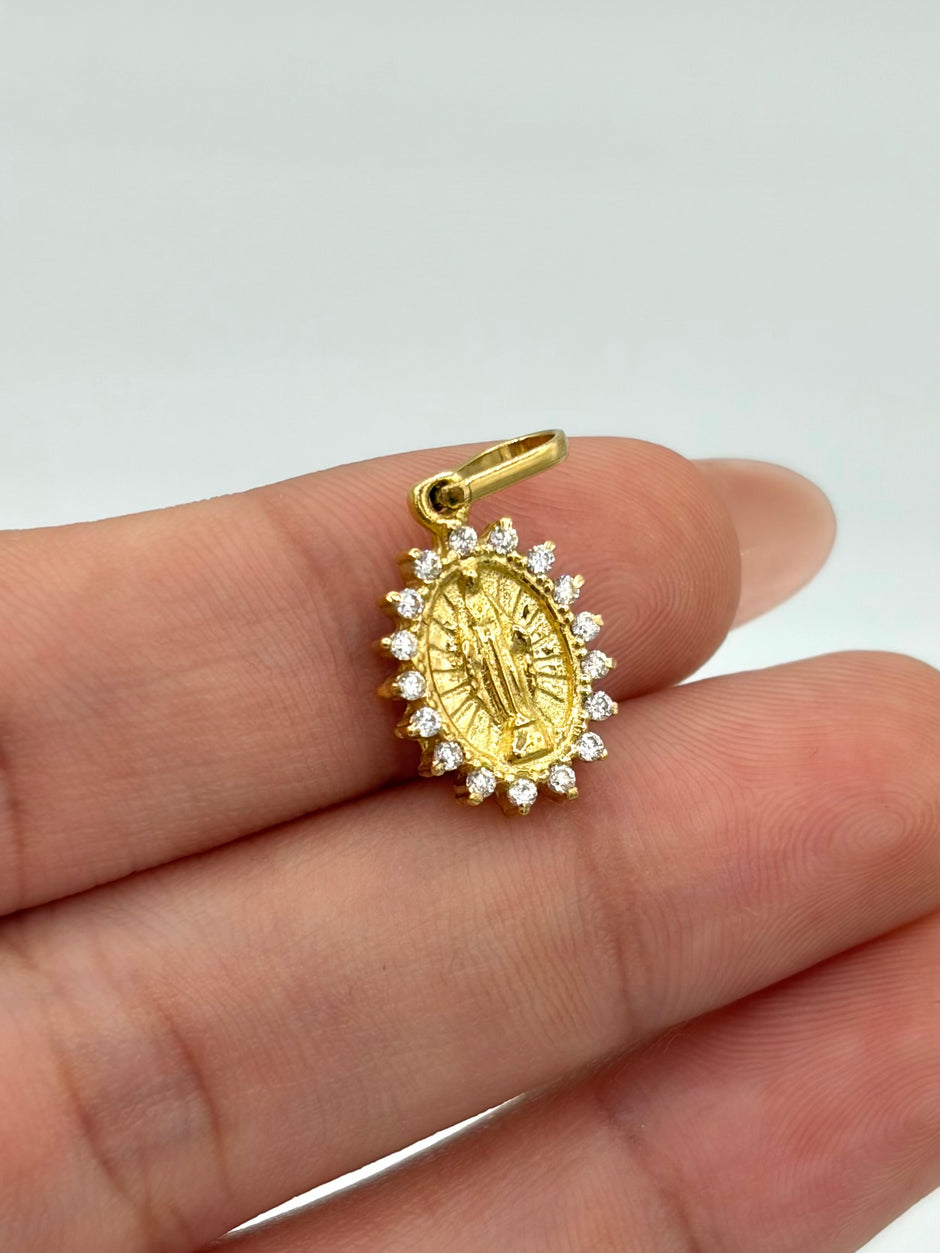 Dije virgen milagrosa con circones blancos Oro amarillo 18k 2,20 Gr / 2,0 Cm