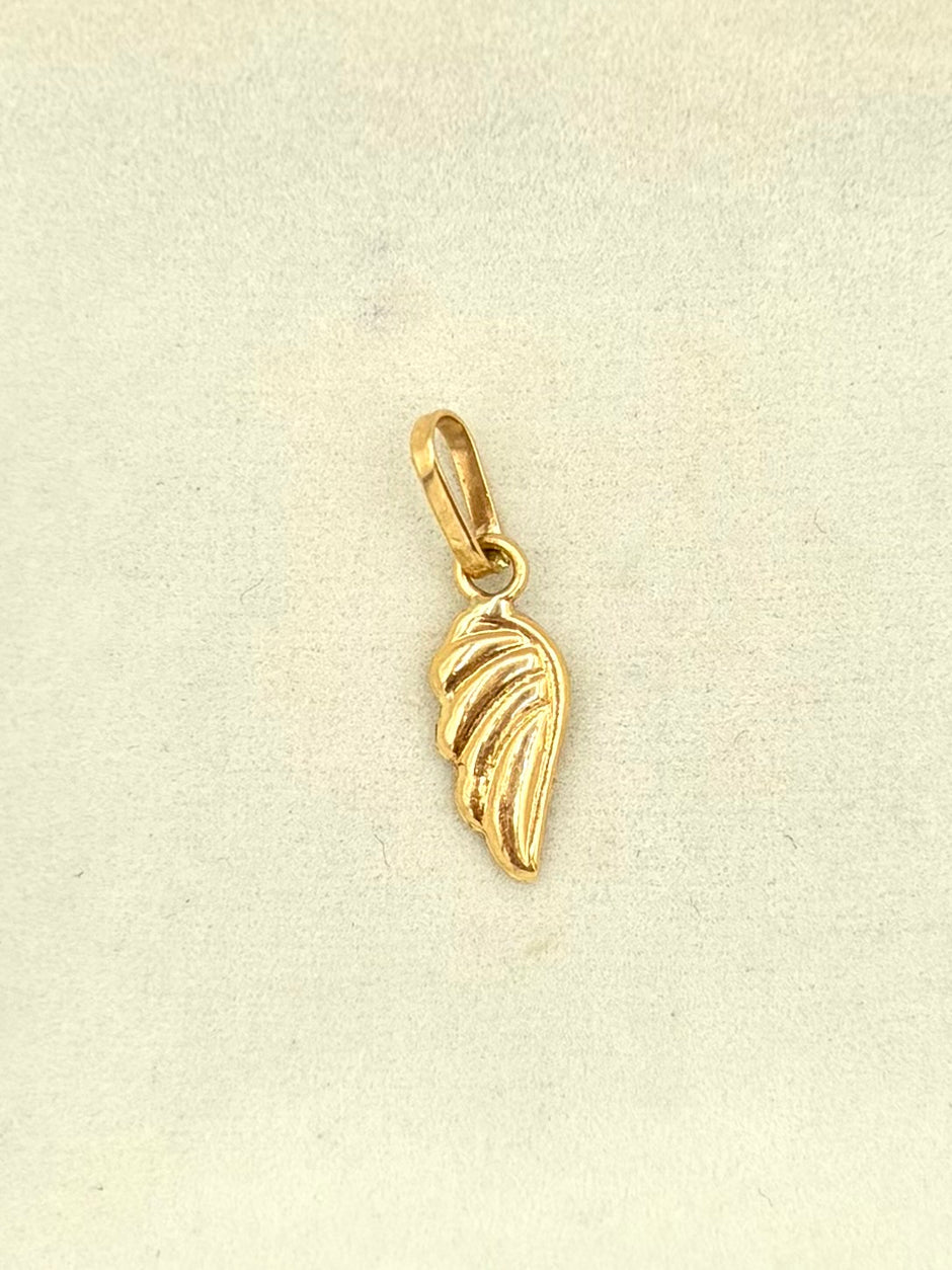 Dije Ala  Oro amarillo 18k 0,29 Gr / 5 mm