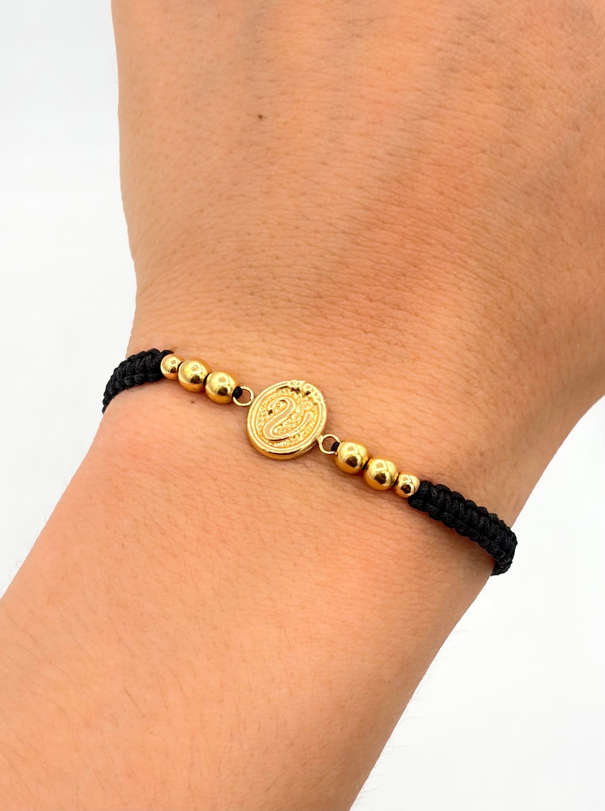 Pulsera tejida herraje V 4BL #4 2BL #3 hilo negro Oro amarillo 18k 0,85 Gr