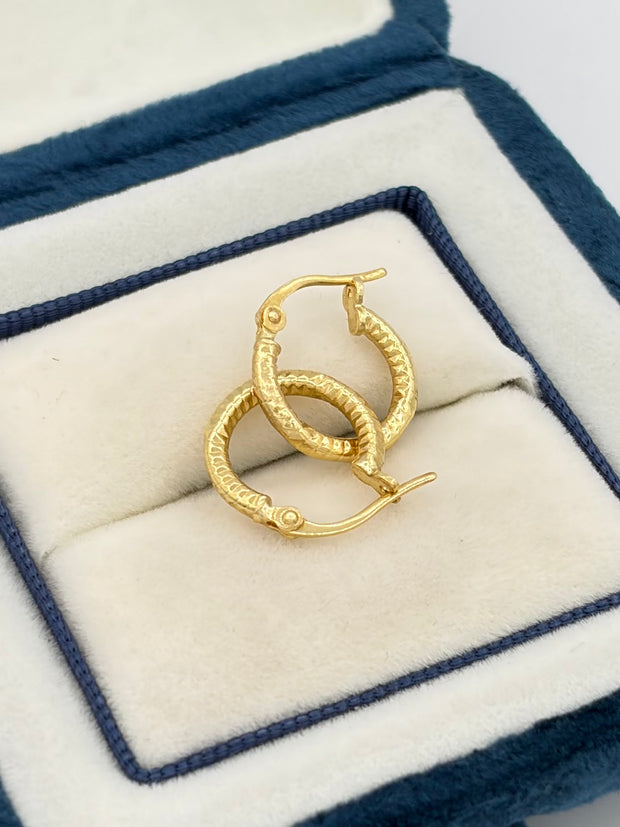 Candonga Cuadradas diamantadas  Oro amarillo 18k 1,23 Gr / 1 Cm
