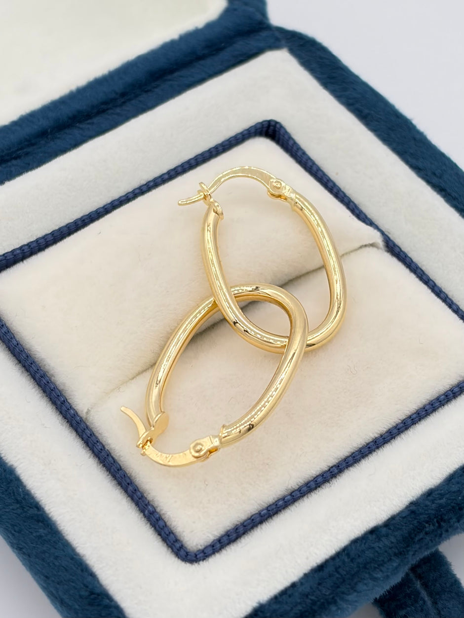 Candonga Ovalada lisa  Oro amarillo 18k 1,50 Gr / 1,5 Cm