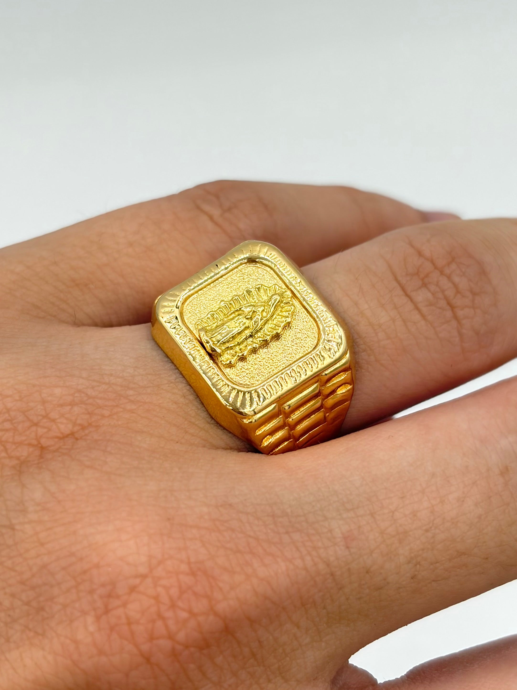 Anillo Troquelado Virgen de guadalupe  Oro amarillo 18k / Talla 9 / 3,54 Gr