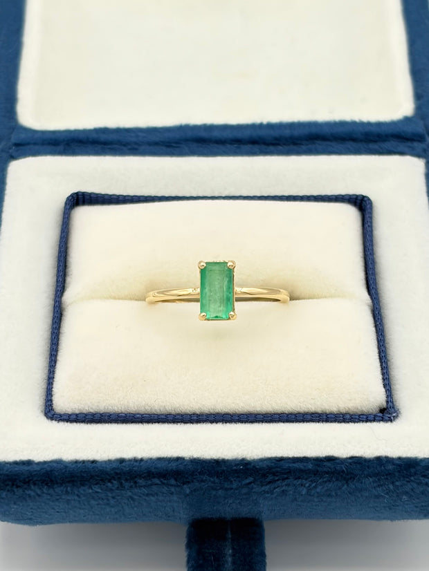Anillo esmeralda rectangular Oro amarillo 18k / Talla 6/2 / 1 Gr