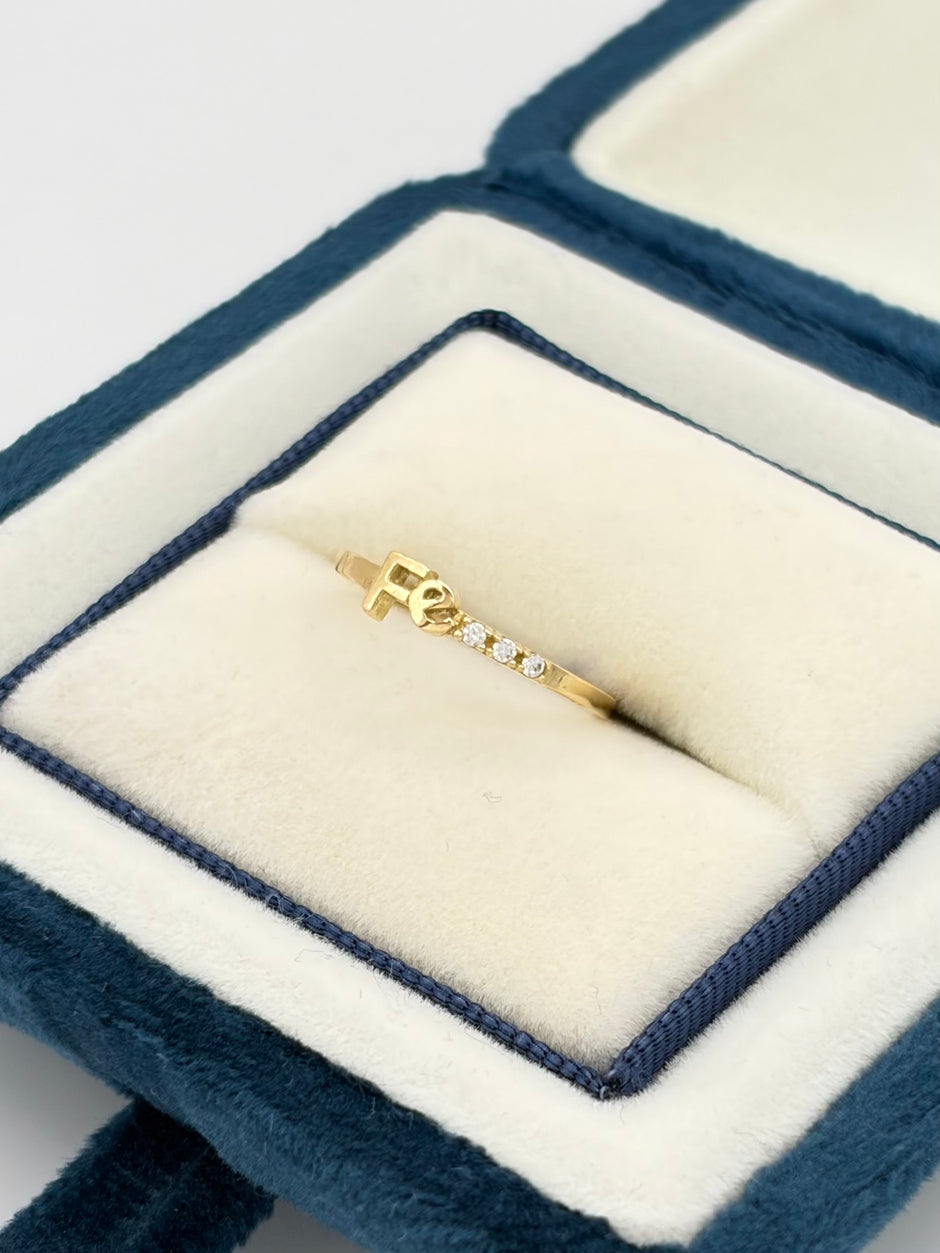 Anillo Fe circones de lado  Oro amarillo 18k / Talla 4/2 / 1,09 Gr